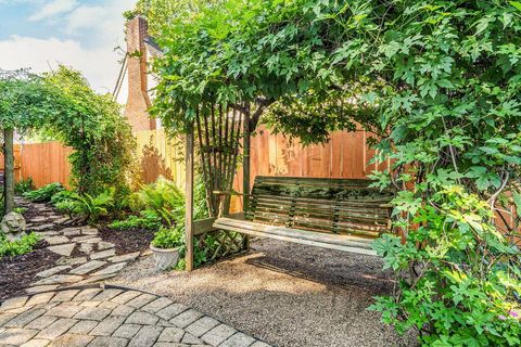 Tiny photo for 580 Richards Road, Columbus, OH 43214 (MLS # 226019662)