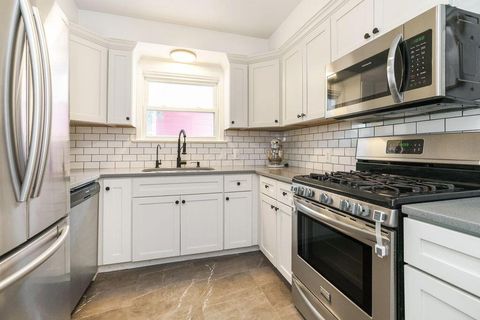 Tiny photo for 580 Richards Road, Columbus, OH 43214 (MLS # 226019662)