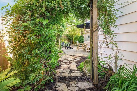 Tiny photo for 580 Richards Road, Columbus, OH 43214 (MLS # 226019662)