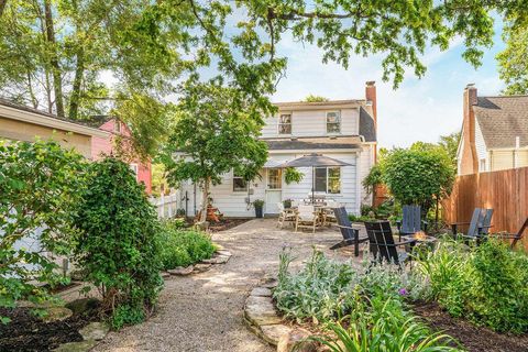 Tiny photo for 580 Richards Road, Columbus, OH 43214 (MLS # 226019662)