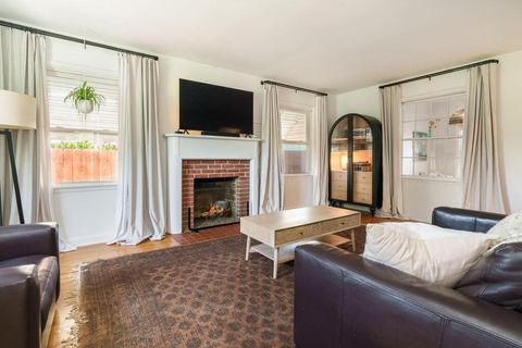 Tiny photo for 580 Richards Road, Columbus, OH 43214 (MLS # 226019662)