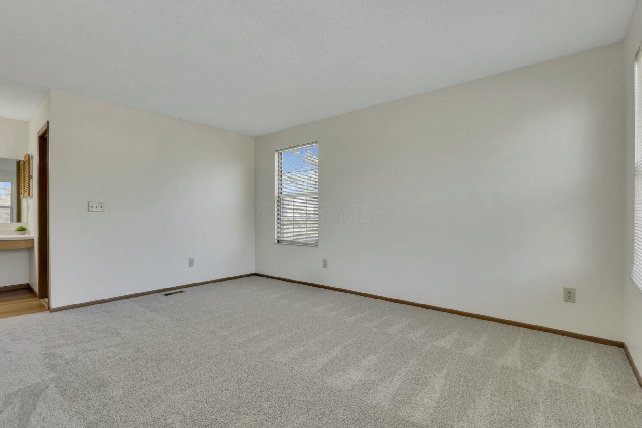 4877 Springdale Boulevard, Hilliard, Ohio image 26