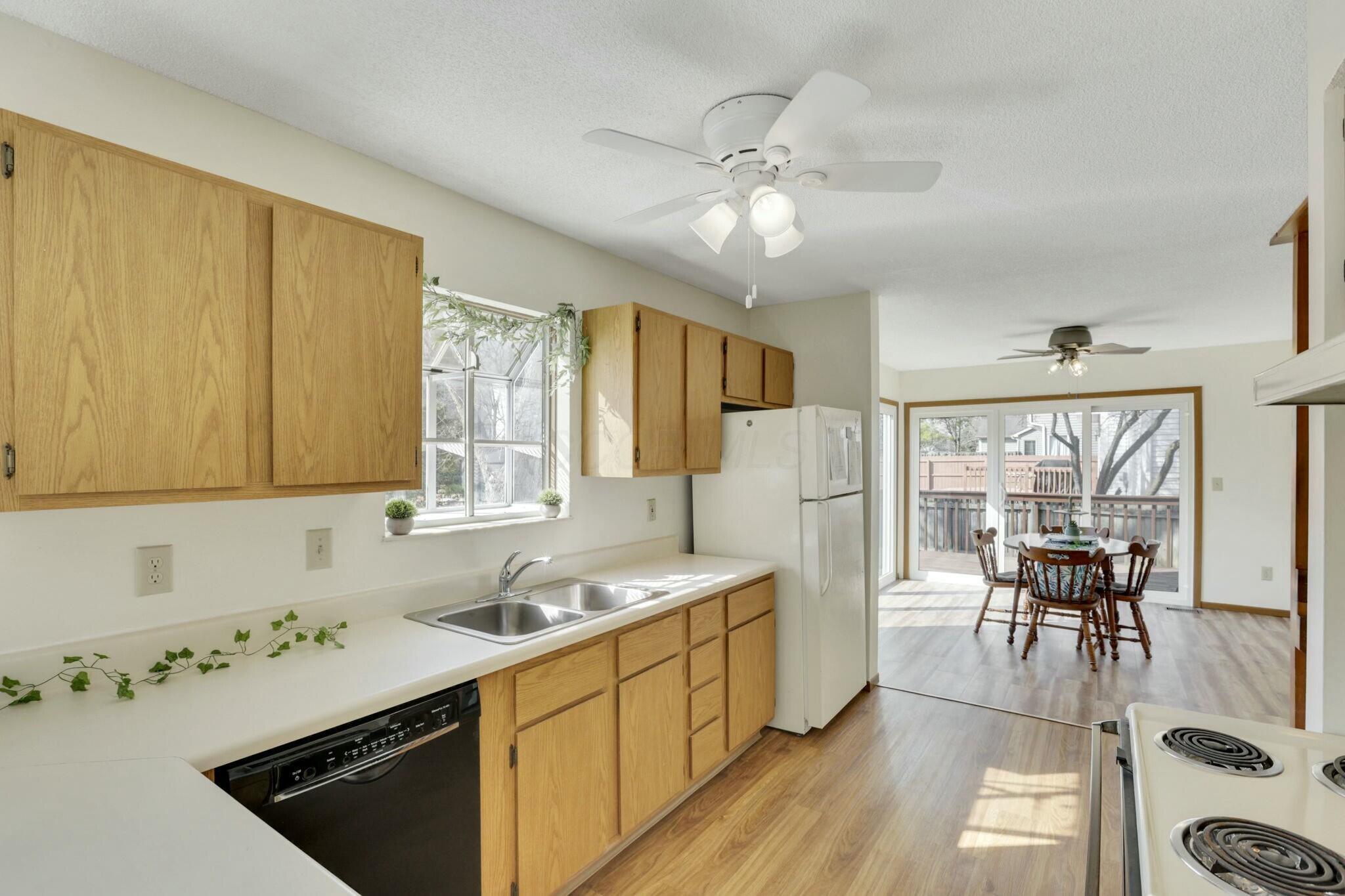 4877 Springdale Boulevard, Hilliard, Ohio image 13