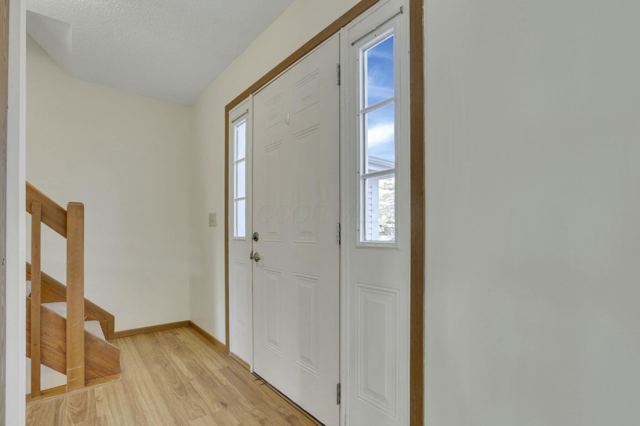4877 Springdale Boulevard, Hilliard, Ohio image 6
