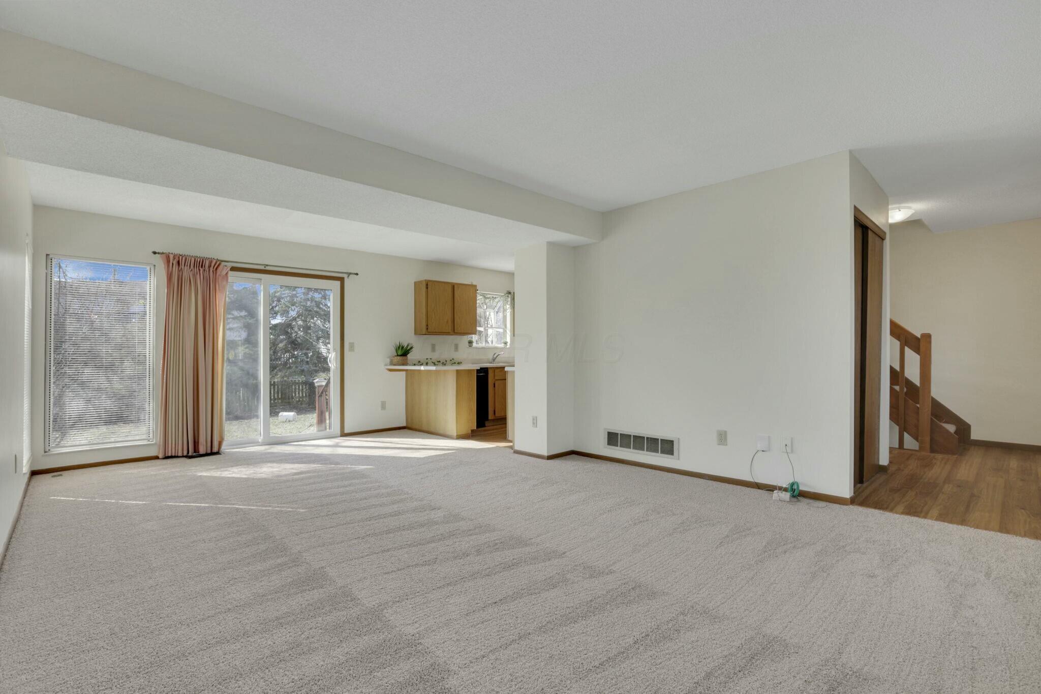 4877 Springdale Boulevard, Hilliard, Ohio image 9