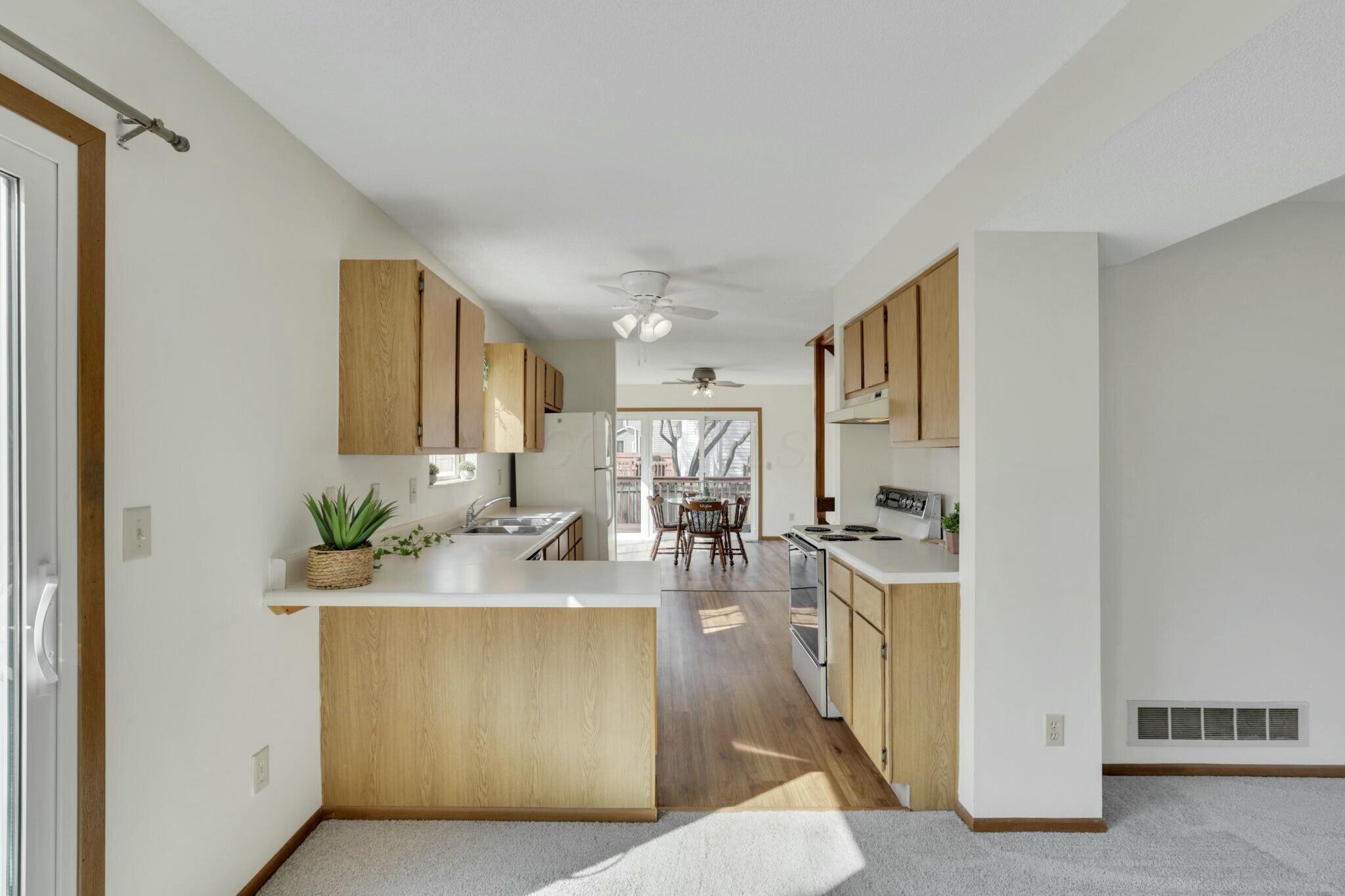 4877 Springdale Boulevard, Hilliard, Ohio image 11