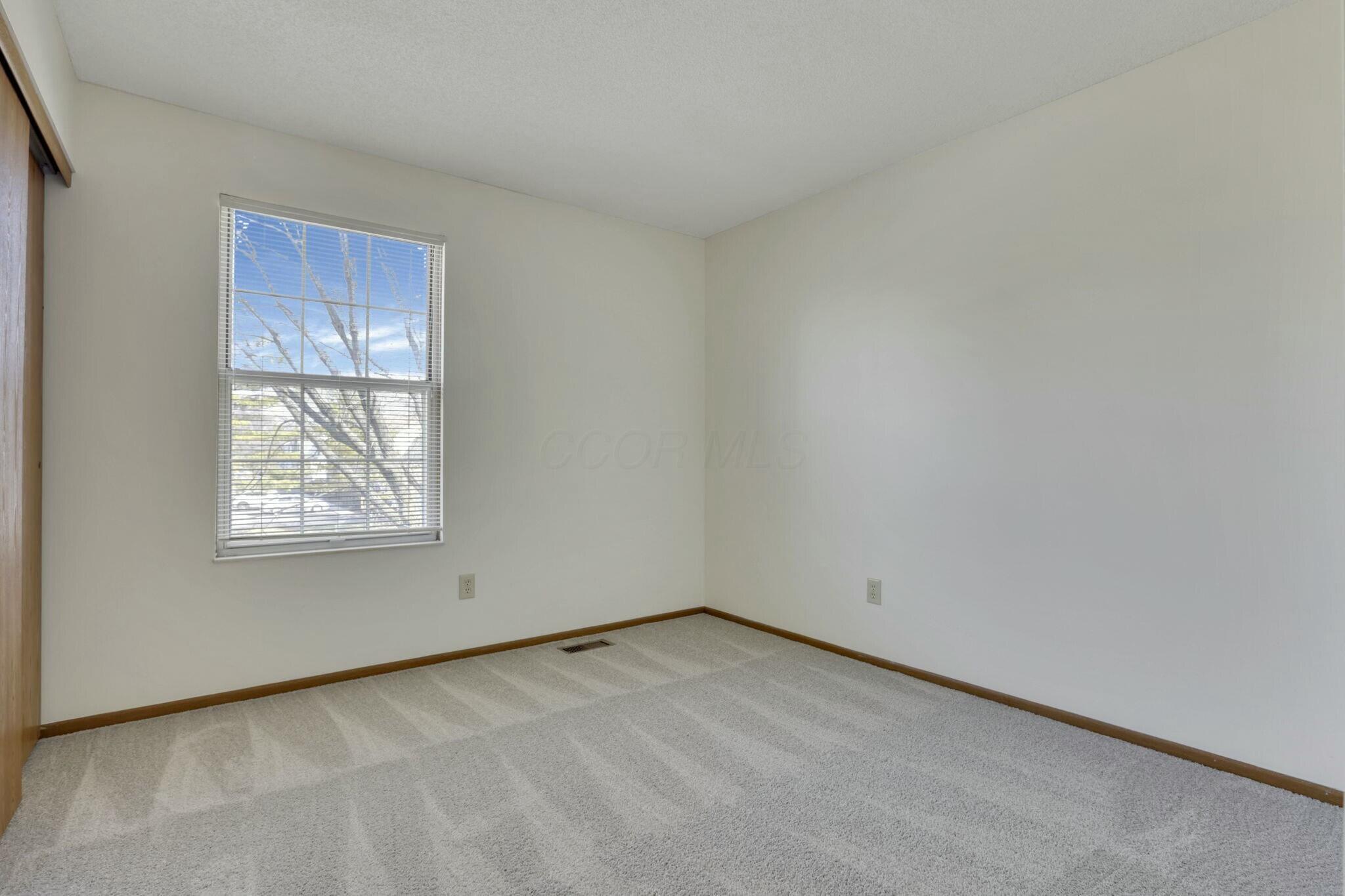 4877 Springdale Boulevard, Hilliard, Ohio image 23