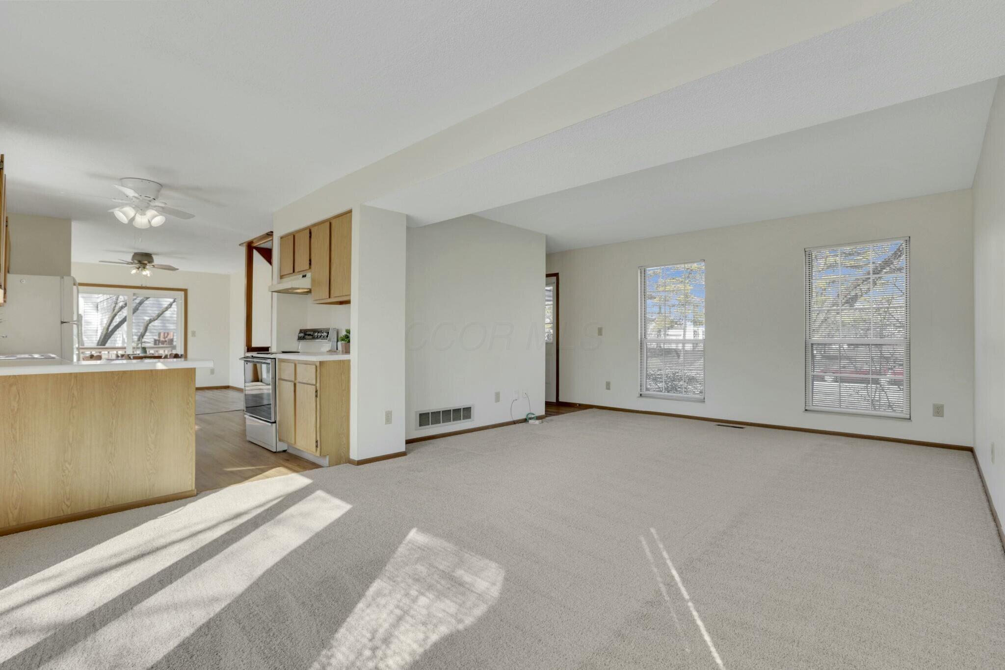 4877 Springdale Boulevard, Hilliard, Ohio image 10