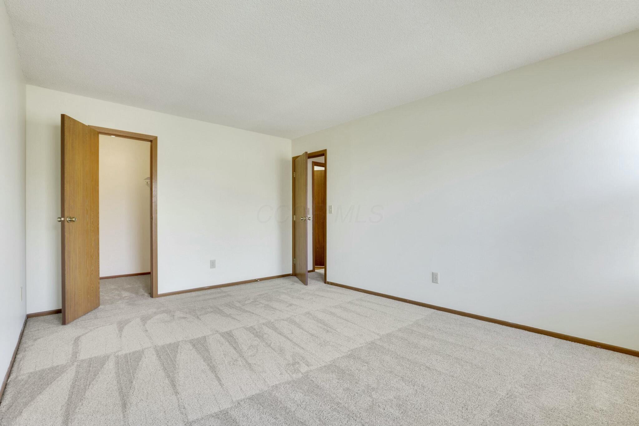 4877 Springdale Boulevard, Hilliard, Ohio image 32