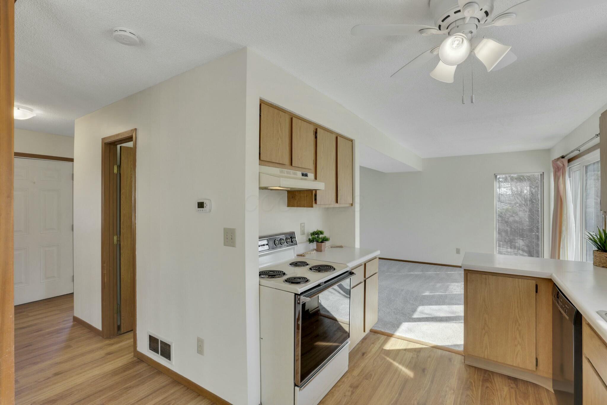 4877 Springdale Boulevard, Hilliard, Ohio image 15