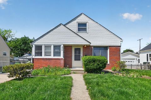 Photo of 273 S Sylvan Avenue, Columbus, OH 43204 (MLS # 226012548)