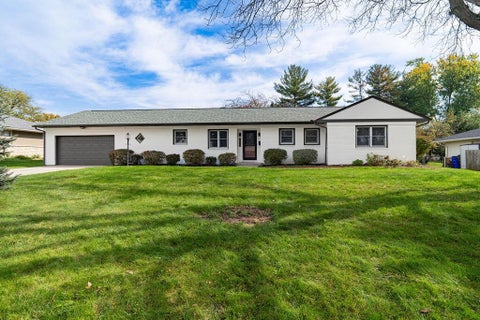 Photo of 3784 Chevington Road, Columbus, OH 43220 (MLS # 226040998)