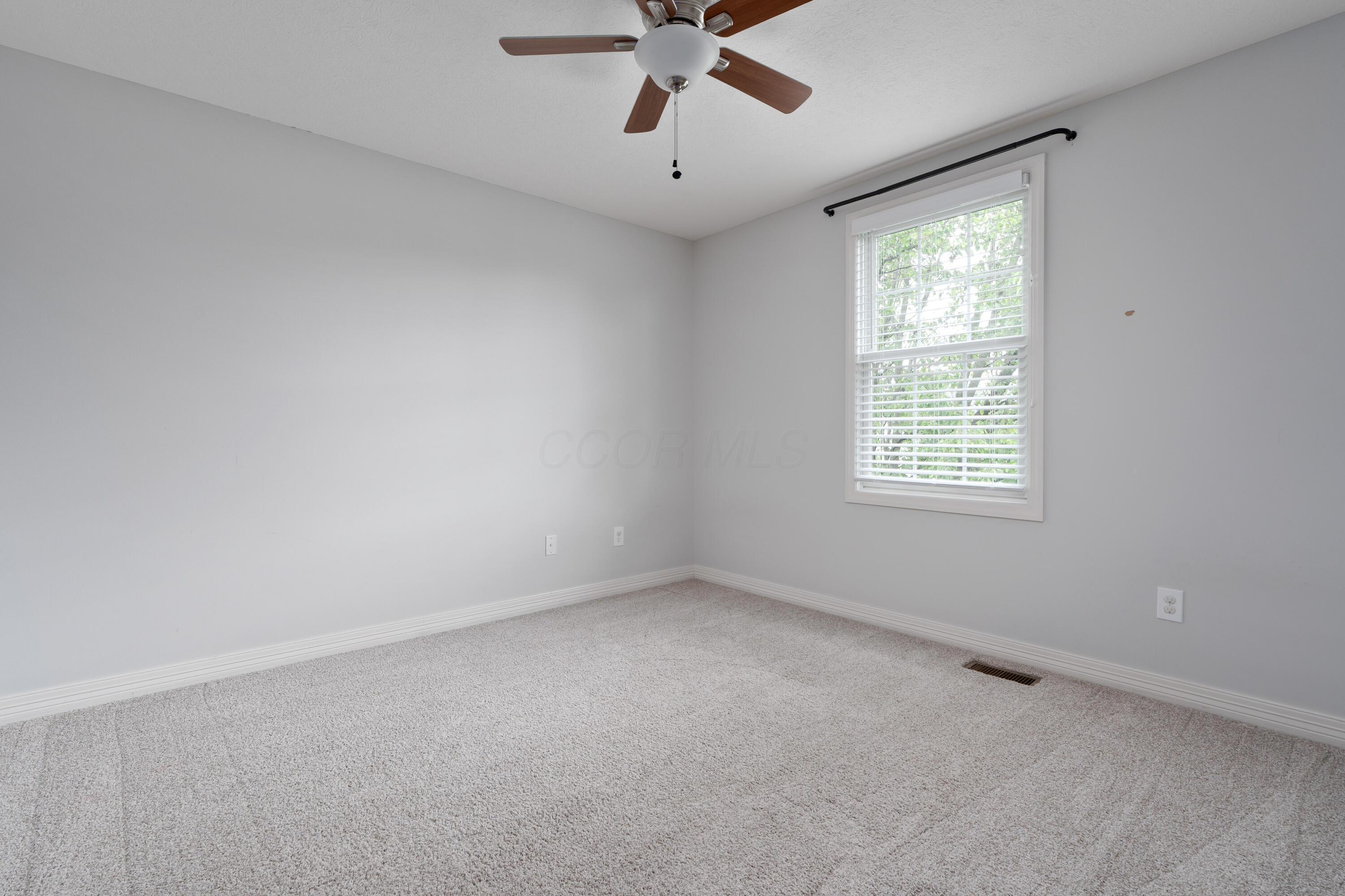 3941 Nordman Fir Drive, Grove City, Ohio image 27