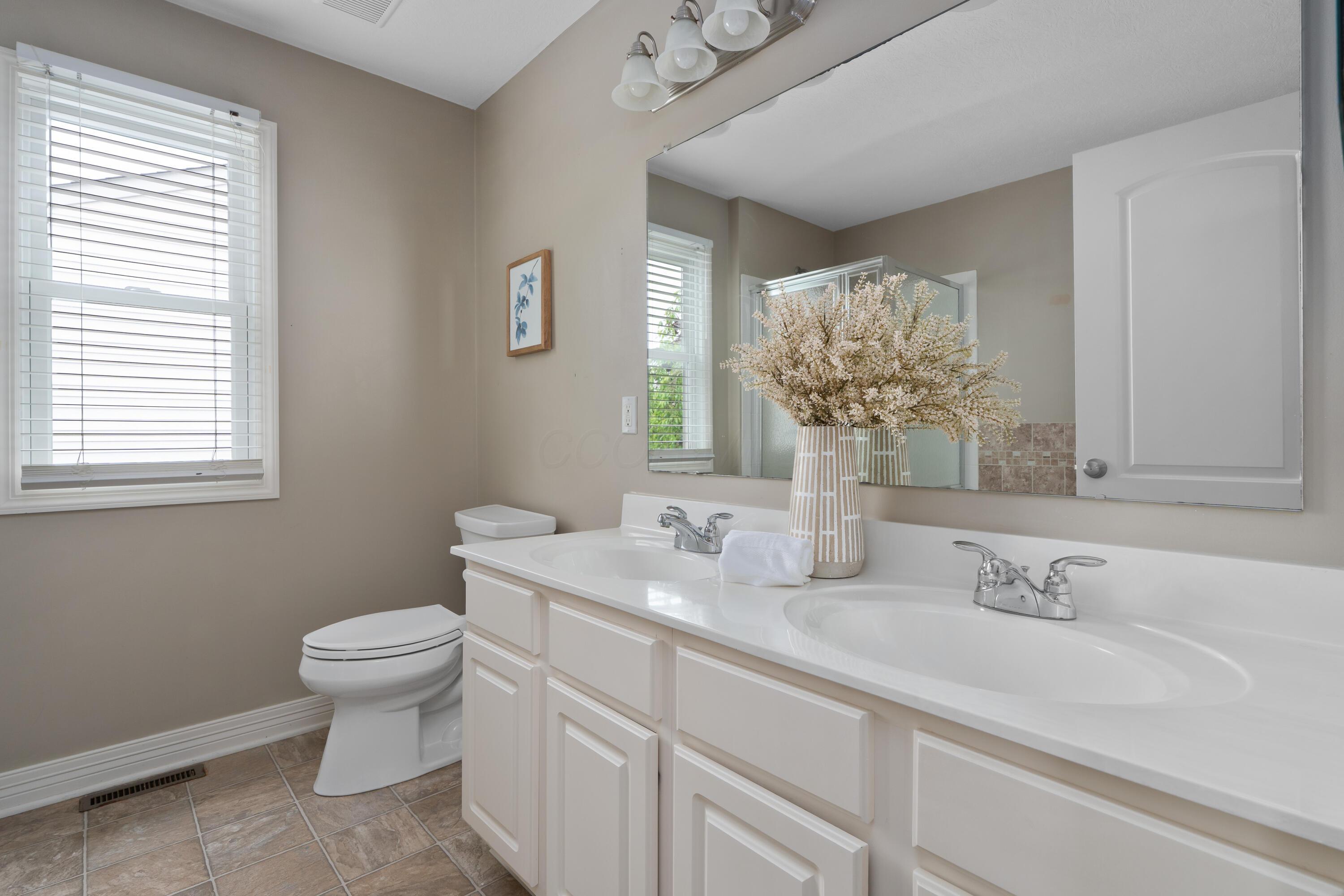 3941 Nordman Fir Drive, Grove City, Ohio image 22
