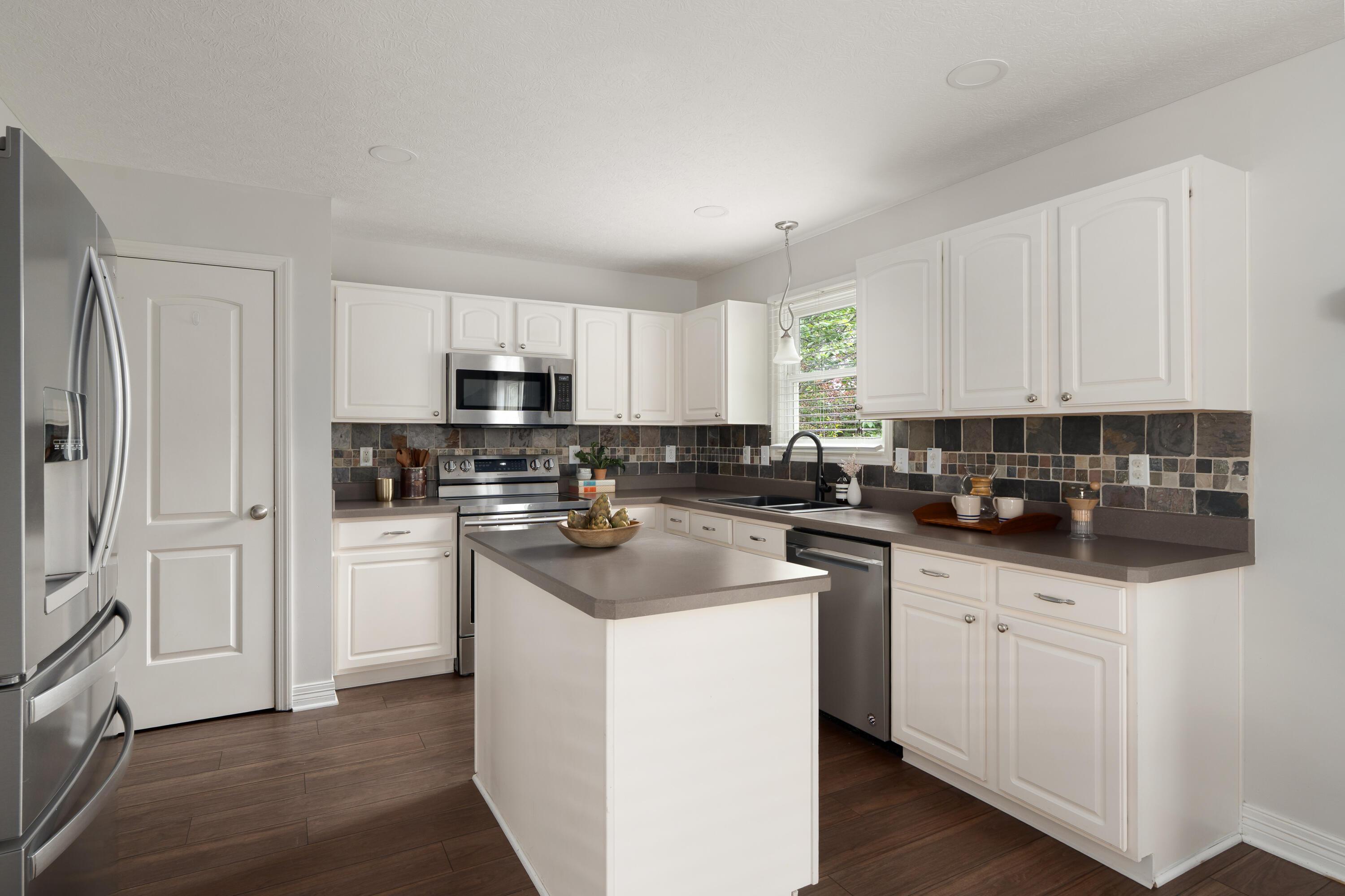 3941 Nordman Fir Drive, Grove City, Ohio image 14