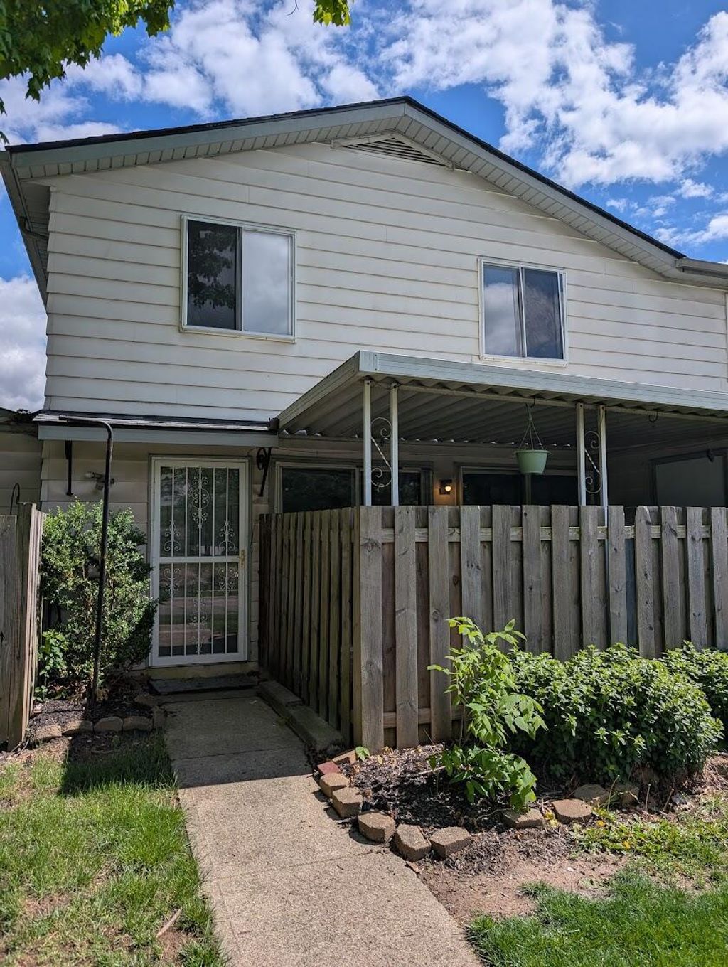 Photo of 2440 Burgandy Lane B #B, Columbus, OH 43232 (MLS # 226014734)