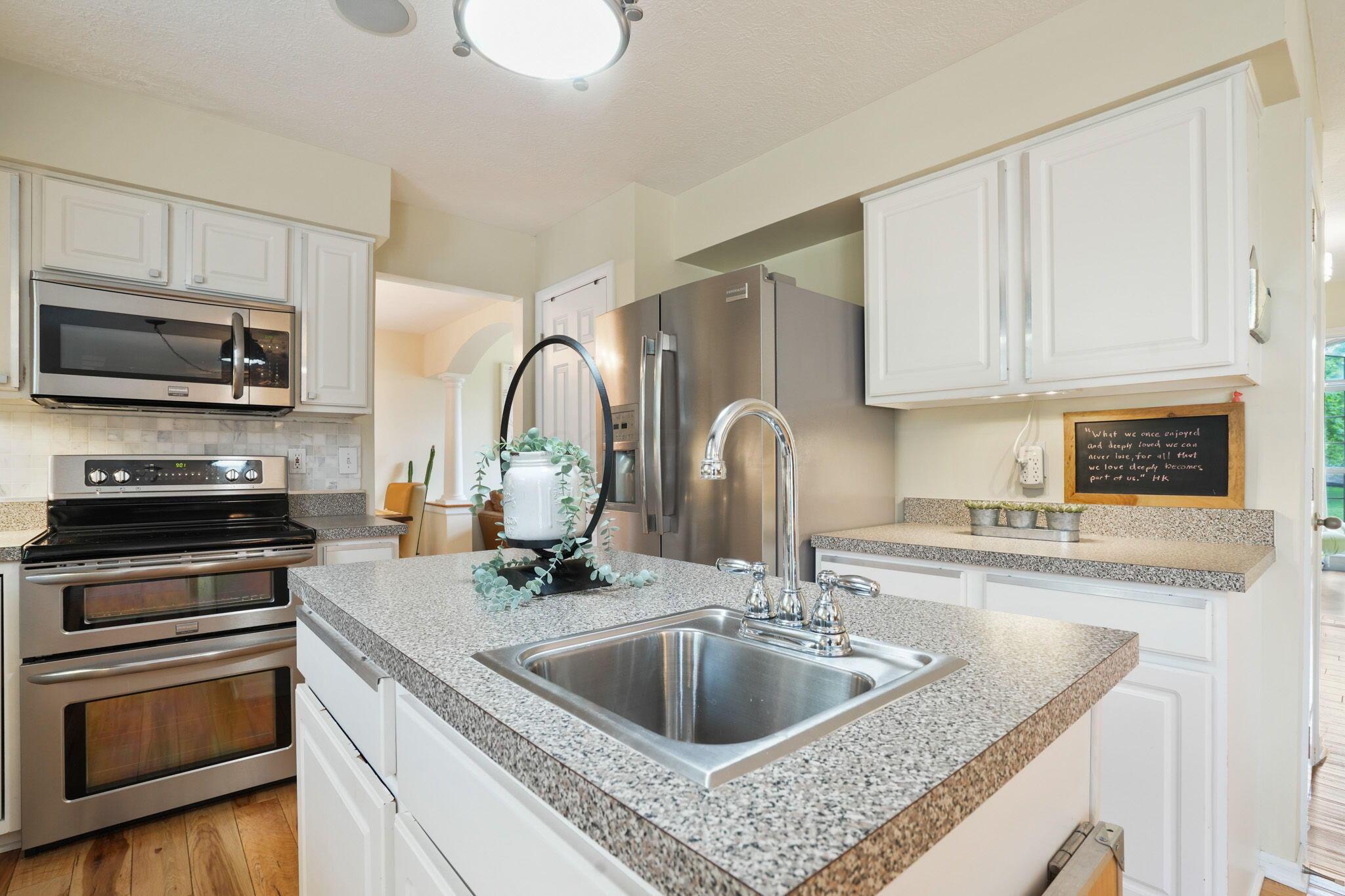 3998 Kul Circle, Hilliard, Ohio image 14