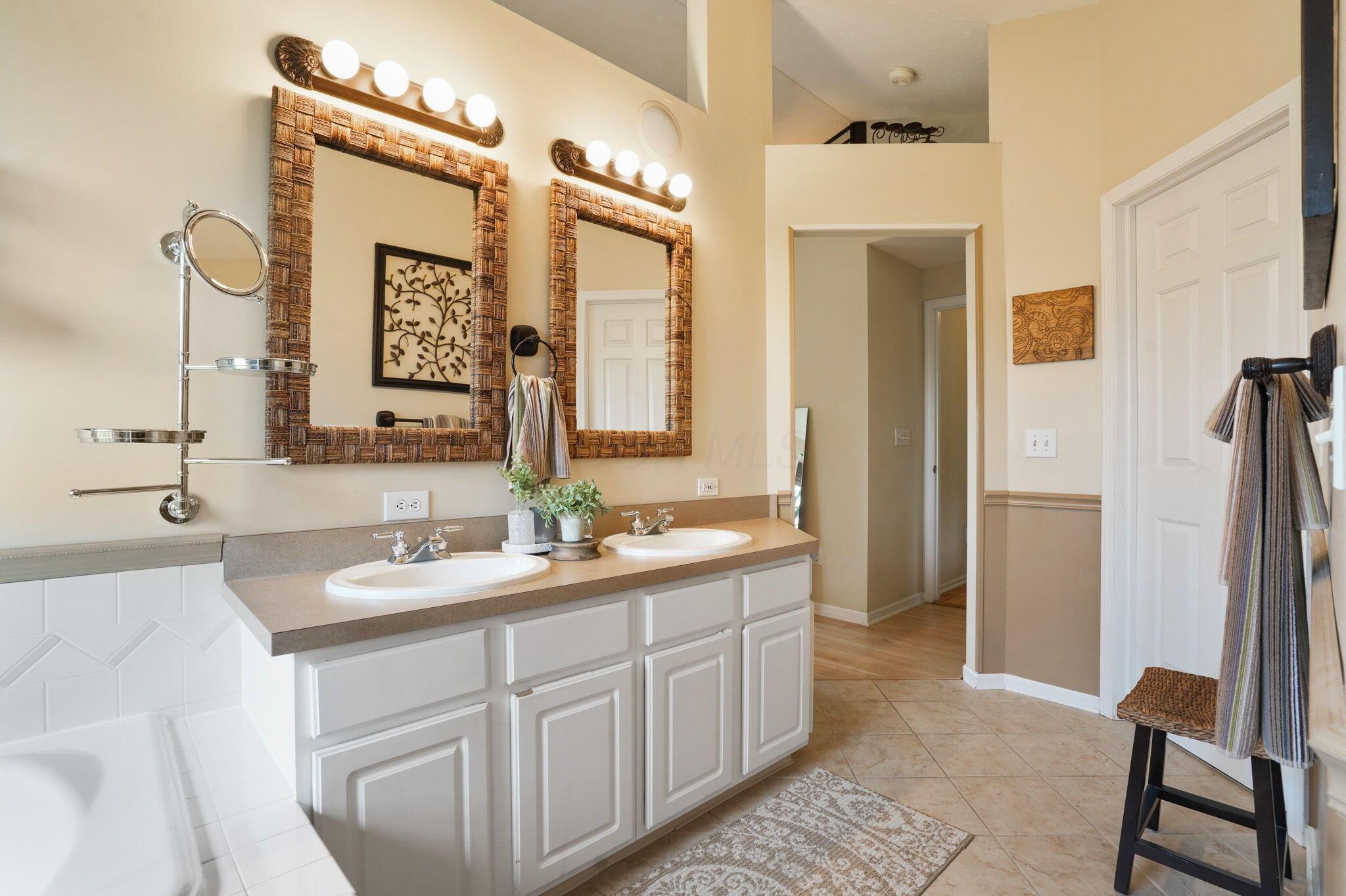 3998 Kul Circle, Hilliard, Ohio image 29
