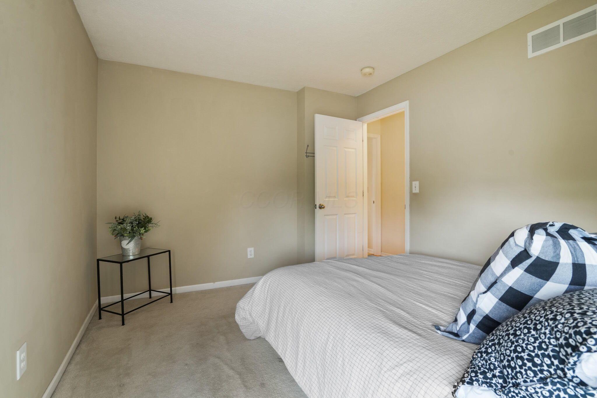 3998 Kul Circle, Hilliard, Ohio image 36