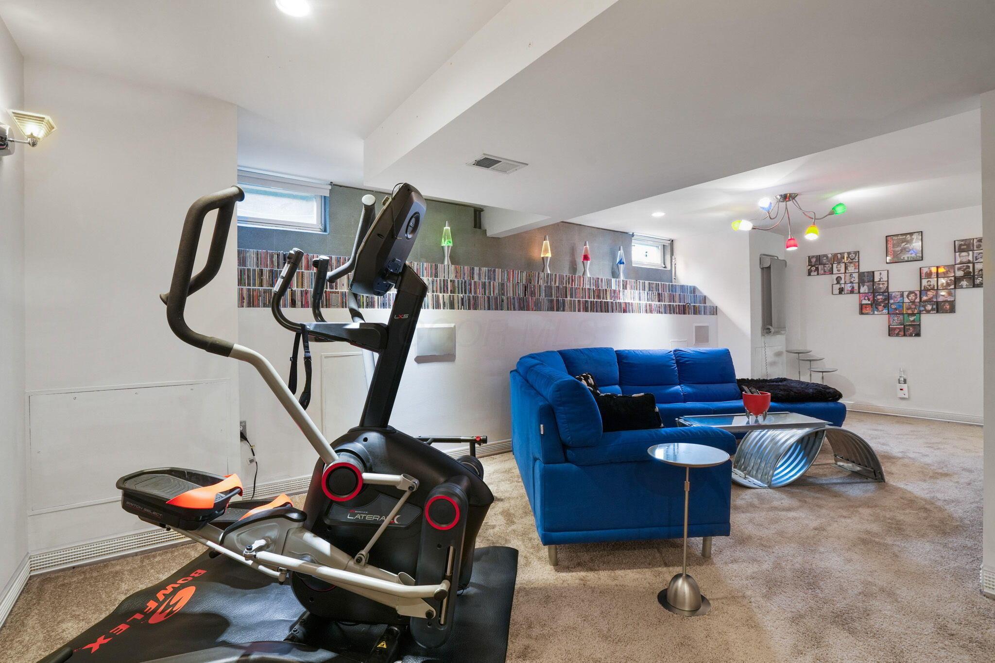 3998 Kul Circle, Hilliard, Ohio image 44
