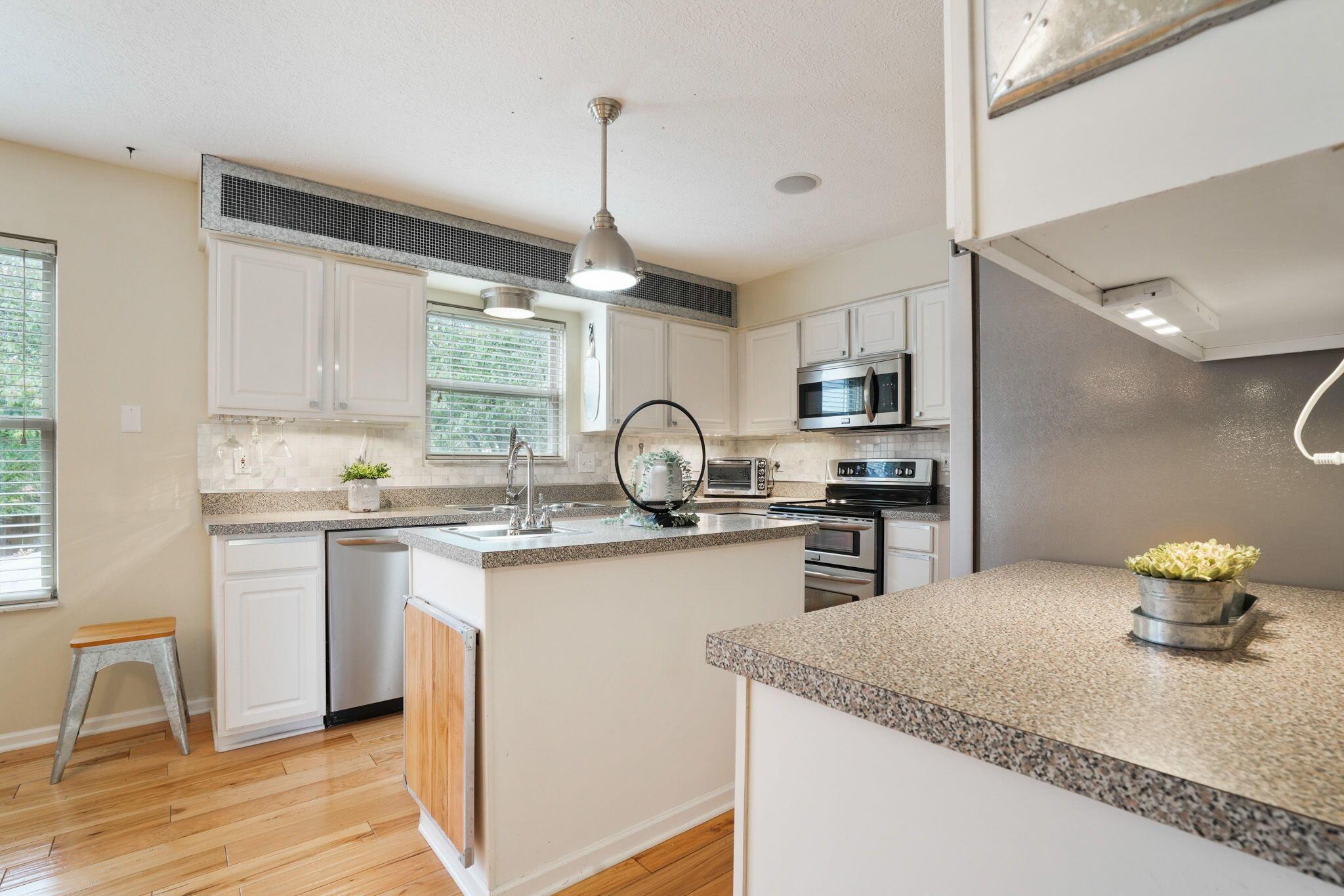 3998 Kul Circle, Hilliard, Ohio image 12