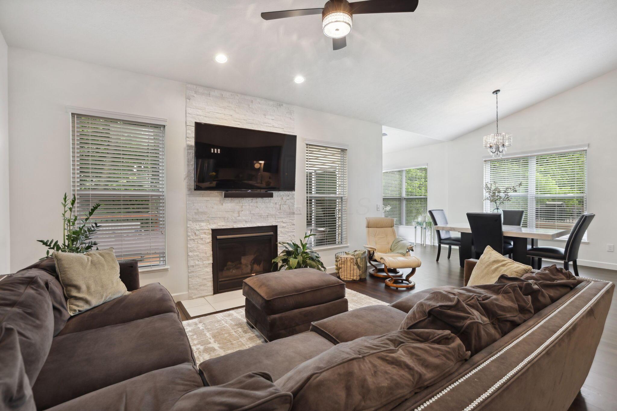1865 Tournament Way, Grove City, Ohio image 11