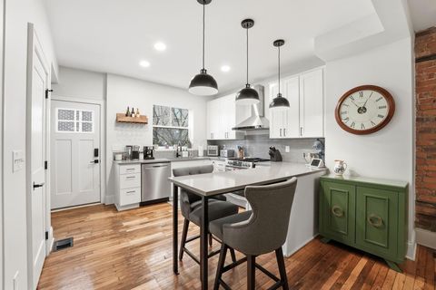 Tiny photo for 395 W 2nd Avenue, Columbus, OH 43201 (MLS # 225044475)