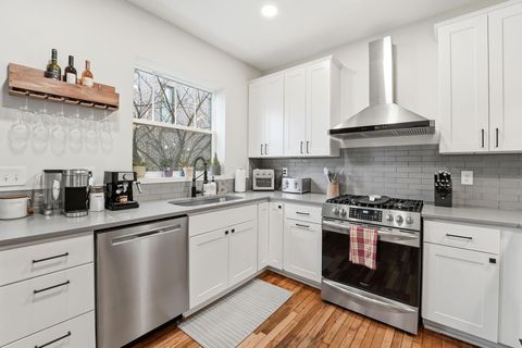 Tiny photo for 395 W 2nd Avenue, Columbus, OH 43201 (MLS # 225044475)
