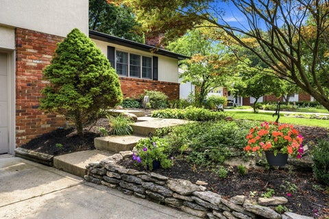 Homes For Sale - 2445 Haverford Road<br/> Columbus, OH 43220