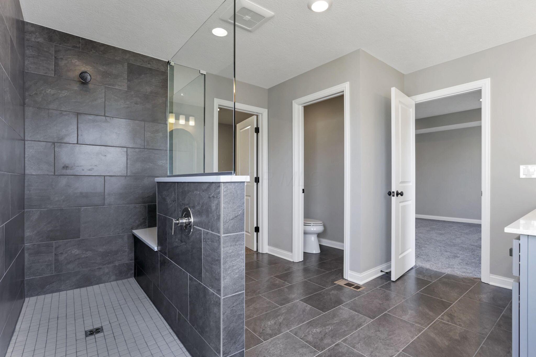 7071 Gorden Drive, Dublin, Ohio image 35