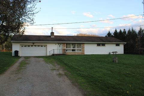 Photo of 3270 Riverside Airport Road, Zanesville, OH 43701 (MLS # 226012343)
