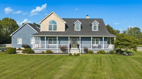 Photo of 8425 Heather Lake Drive NW, Canal Winchester, OH 43110 (MLS # 226032309)