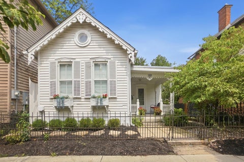 Photo of 140 E Whittier Street, Columbus, OH 43206 (MLS # 226028614)