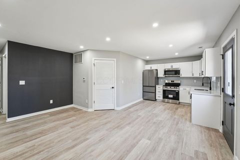 Tiny photo for 711 S Waverly Street, Columbus, OH 43213 (MLS # 225039539)