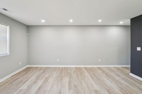 Tiny photo for 711 S Waverly Street, Columbus, OH 43213 (MLS # 225039539)