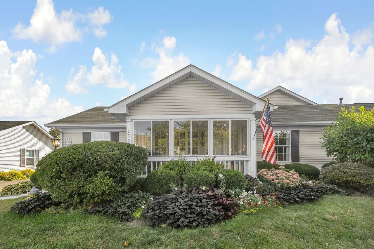 1324 Hillview Circle, Newark, Ohio image 1