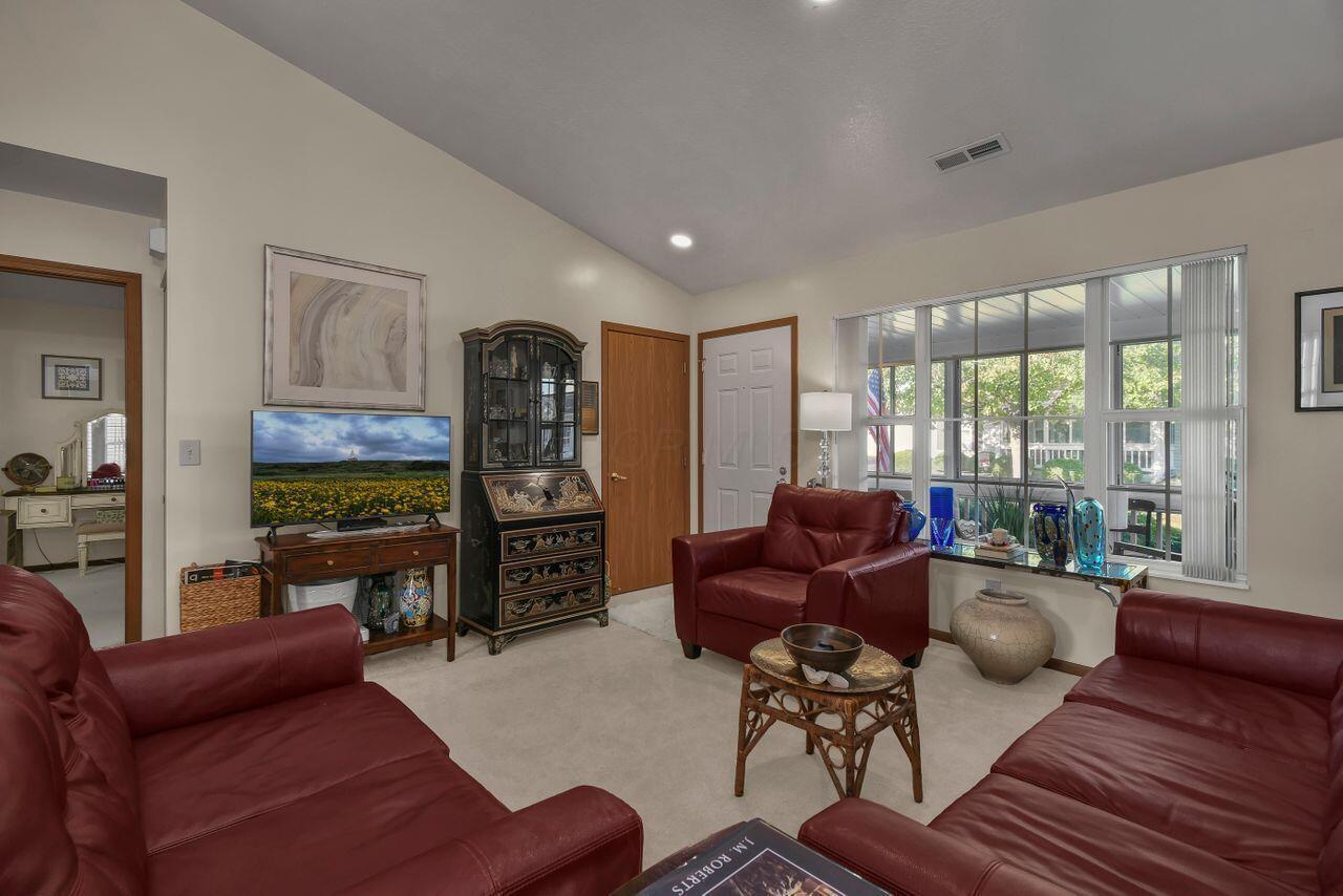 1324 Hillview Circle, Newark, Ohio image 8