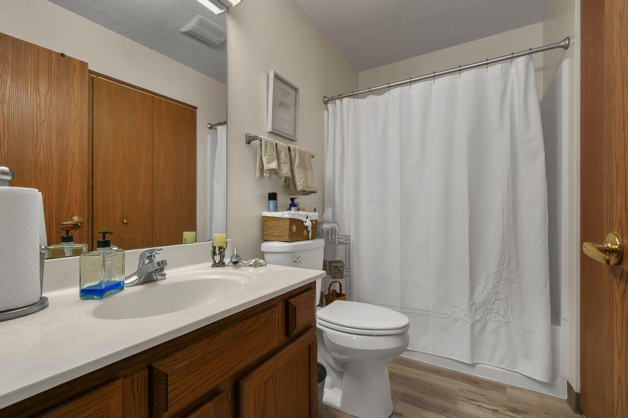 1324 Hillview Circle, Newark, Ohio image 23