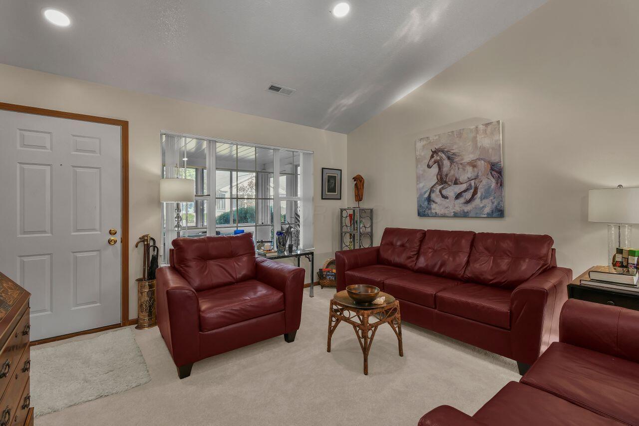 1324 Hillview Circle, Newark, Ohio image 7