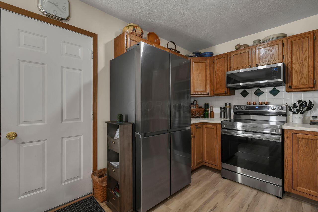1324 Hillview Circle, Newark, Ohio image 14