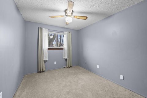 Tiny photo for 2706 Moundcrest Street, Columbus, OH 43232 (MLS # 226000631)