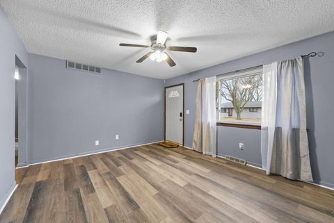 Tiny photo for 2706 Moundcrest Street, Columbus, OH 43232 (MLS # 226000631)