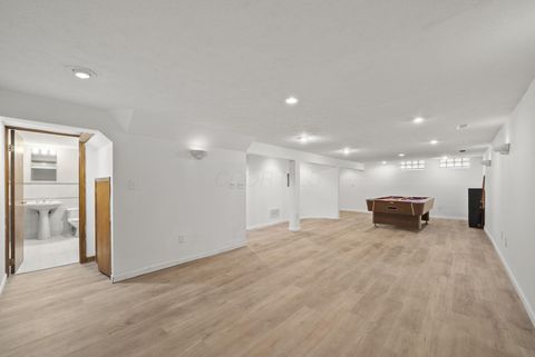 Tiny photo for 2706 Moundcrest Street, Columbus, OH 43232 (MLS # 226000631)