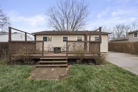 Tiny photo for 2706 Moundcrest Street, Columbus, OH 43232 (MLS # 226000631)