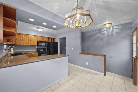 Tiny photo for 2706 Moundcrest Street, Columbus, OH 43232 (MLS # 226000631)