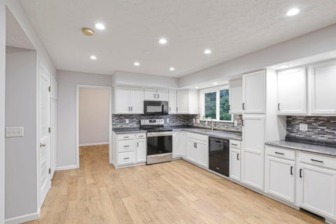 Tiny photo for 2100 Dunkeld Drive, Grove City, OH 43123 (MLS # 226036379)