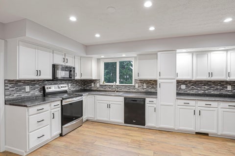 Tiny photo for 2100 Dunkeld Drive, Grove City, OH 43123 (MLS # 226036379)
