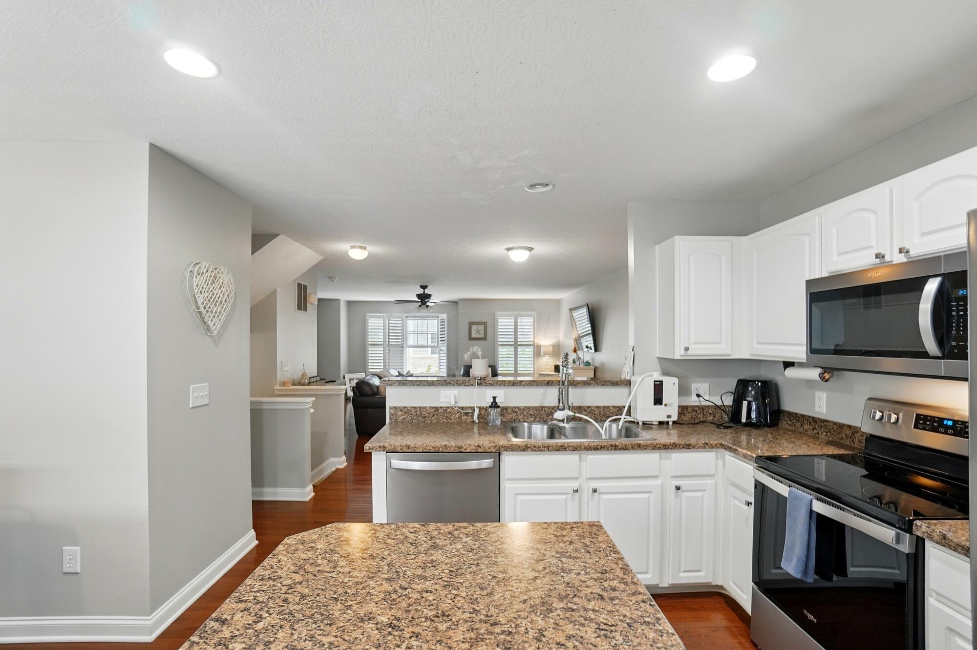 5932 Winberry Creek Drive #1106, Dublin, Ohio image 15
