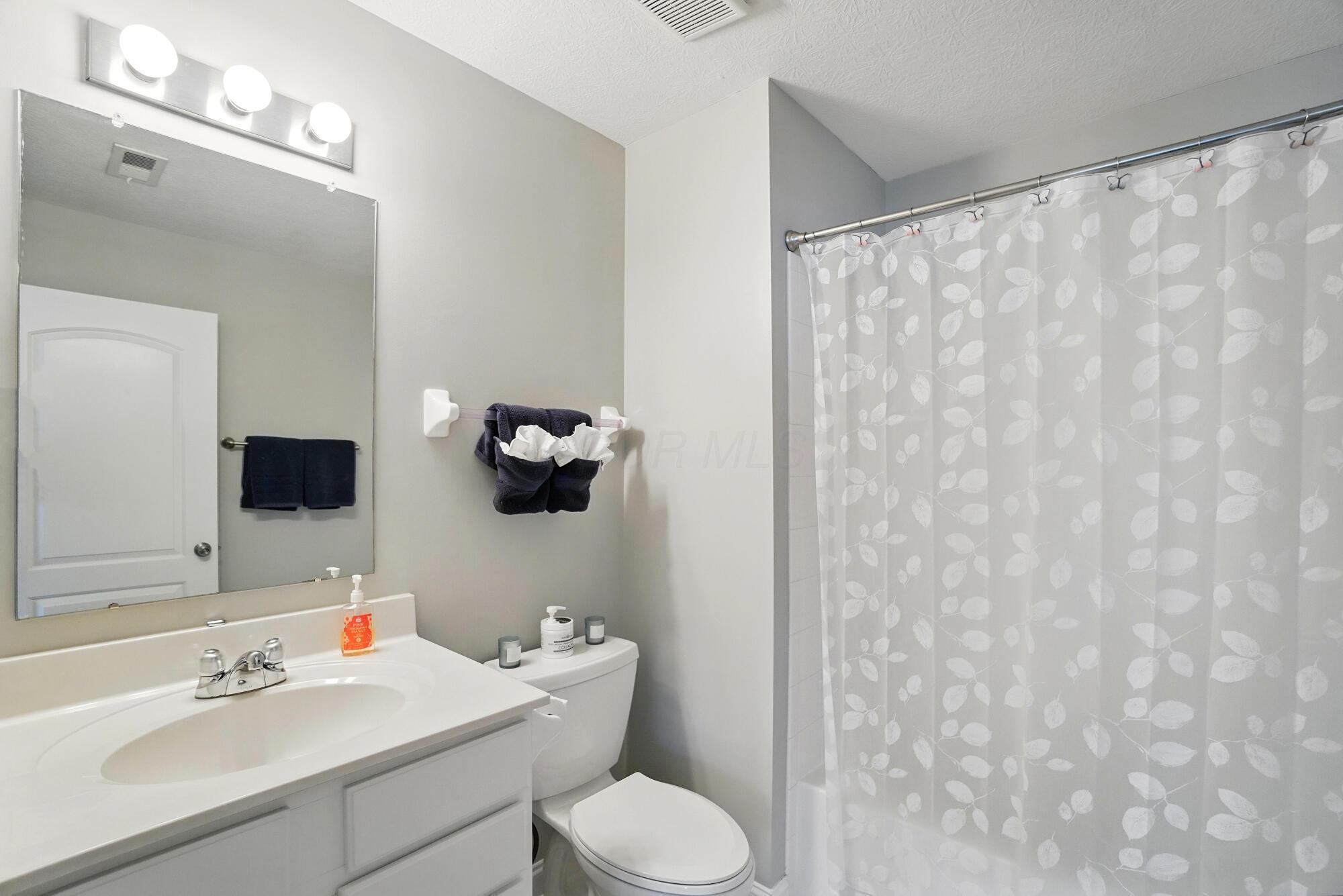 5932 Winberry Creek Drive #1106, Dublin, Ohio image 33