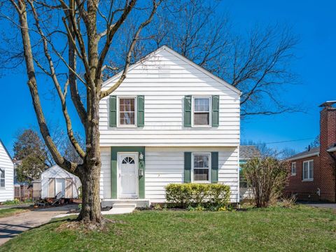 Photo of 188 S Southampton Avenue, Columbus, OH 43204 (MLS # 226008403)